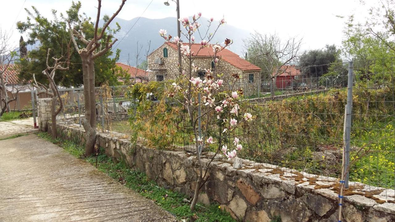 Вилла The Stone House-Zacharatos Nikolaos Poulata Экстерьер фото