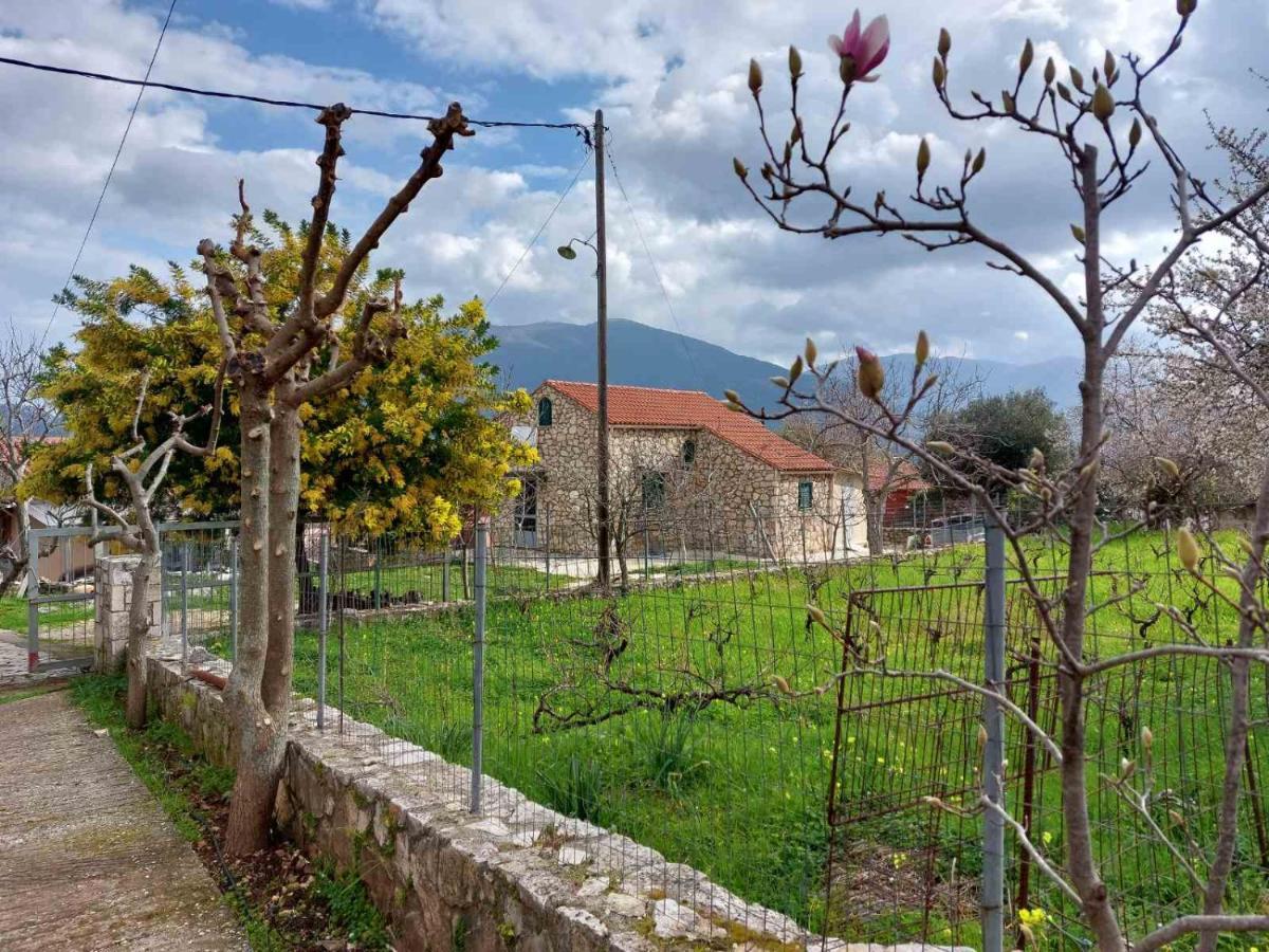 Вилла The Stone House-Zacharatos Nikolaos Poulata Экстерьер фото