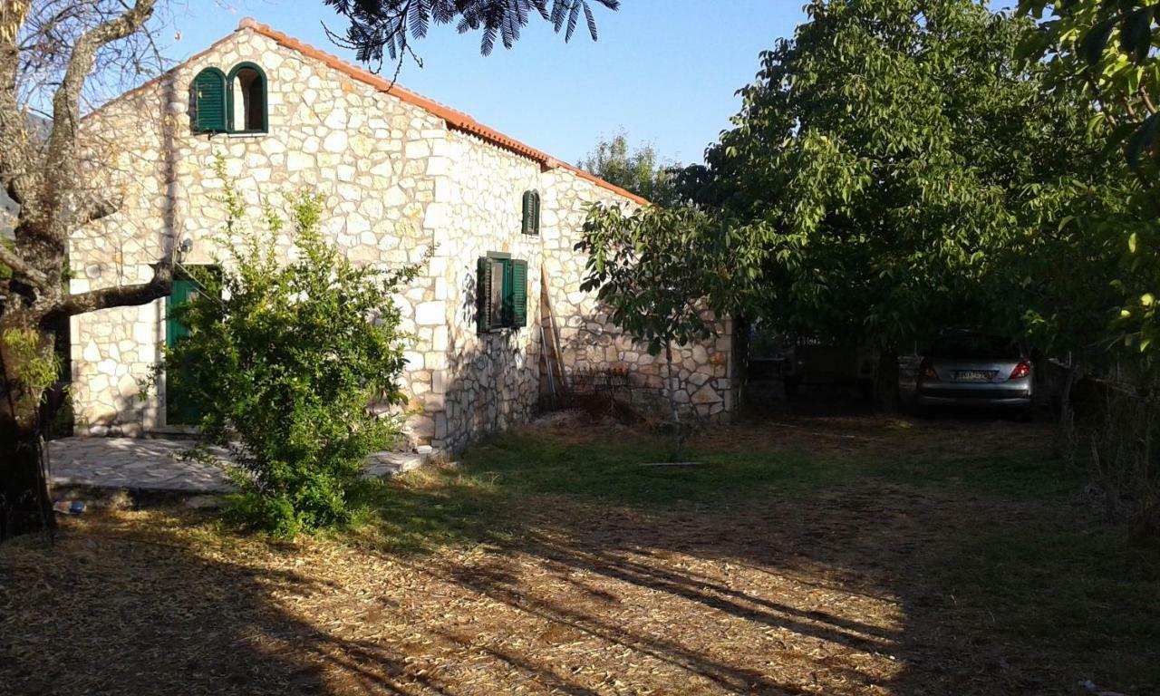 Вилла The Stone House-Zacharatos Nikolaos Poulata Экстерьер фото