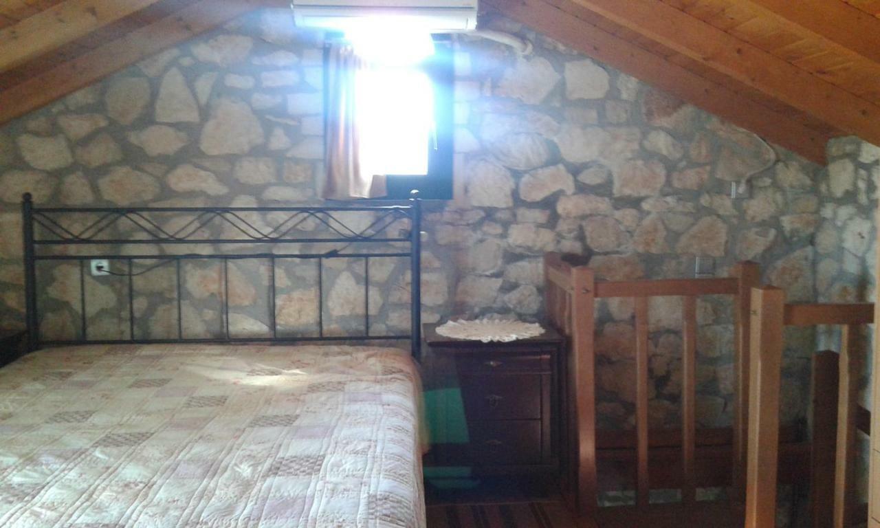 Вилла The Stone House-Zacharatos Nikolaos Poulata Экстерьер фото