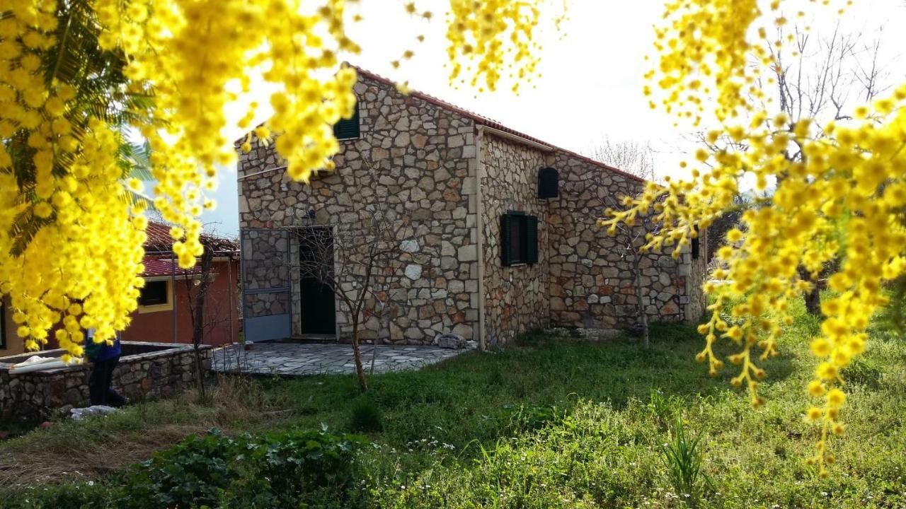 Вилла The Stone House-Zacharatos Nikolaos Poulata Экстерьер фото